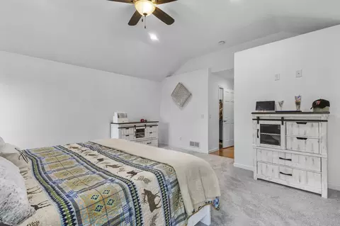 Bedroom - 5580 Springbrook Rd, Omro, WI 54963 photo 3 of 5