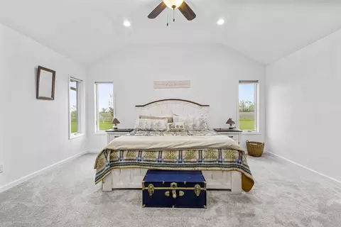 Bedroom - 5580 Springbrook Rd, Omro, WI 54963 photo 2 of 5