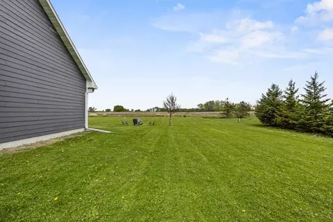 Exterior - 5580 Springbrook Rd, Omro, WI 54963 photo 8 of 17