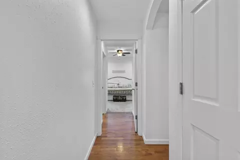 Entry Way - 5580 Springbrook Rd, Omro, WI 54963 photo 5 of 6