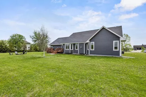 Exterior - 5580 Springbrook Rd, Omro, WI 54963 photo 9 of 17