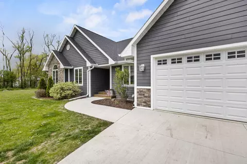 Exterior - 5580 Springbrook Rd, Omro, WI 54963 photo 1 of 17