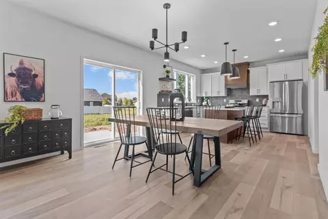 3717 E Gladiolus Pl, Appleton, WI 54913 photo 9