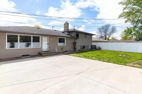 Exterior - 1336 W Grant St, Appleton, WI 54914 photo 4 of 7