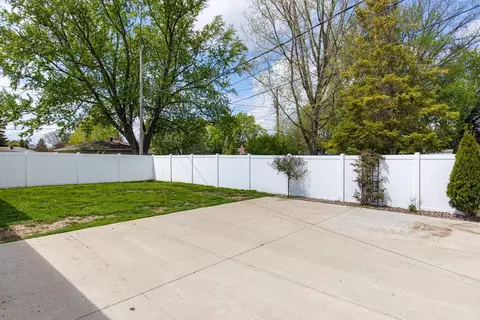 Exterior - 1336 W Grant St, Appleton, WI 54914 photo 6 of 7