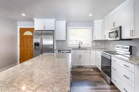 Kitchen - 1336 W Grant St, Appleton, WI 54914 photo 1 of 3