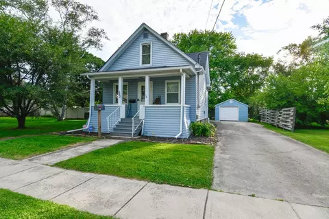 553 Chestnut St, Neenah, WI 54956