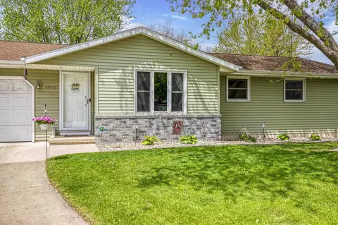 1508 E Moon Beam Trl, Appleton, WI 54915 photo 3