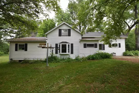 1118 E Pearl St, Neshkoro, WI 54960