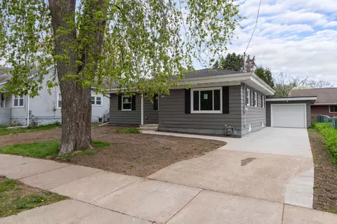 1711 Michigan St, Oshkosh, WI 54902