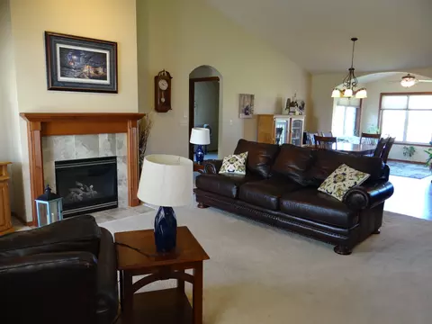 Living - 2312 E Plank Cir #D, Appleton, WI 54915 photo 1 of 4