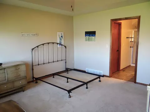 Bedroom - 2312 E Plank Cir #D, Appleton, WI 54915 photo 2 of 5
