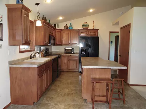 Kitchen - 2312 E Plank Cir #D, Appleton, WI 54915 photo 2 of 3