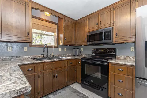68 Solar Cir, Appleton, WI 54915 photo 5