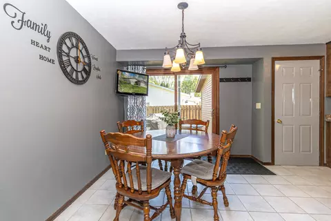68 Solar Cir, Appleton, WI 54915 photo 8