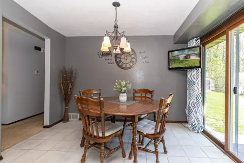 68 Solar Cir, Appleton, WI 54915 photo 7