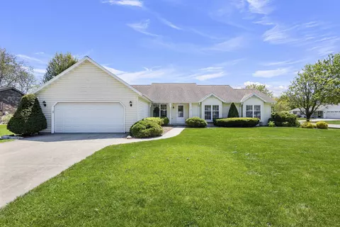 1053 Trailwood Dr, De Pere, WI 54115