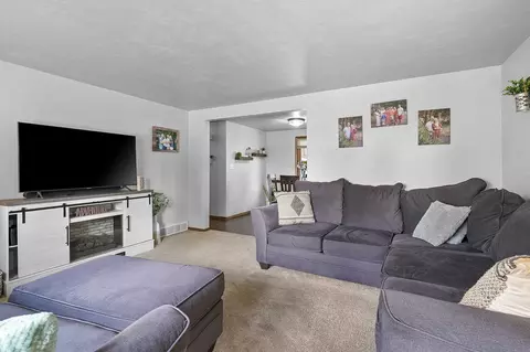 Living - 1049 Debra St, Wrightstown, WI 54180 photo 2 of 2