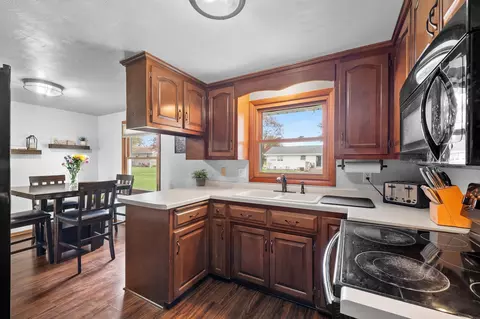 Kitchen - 1049 Debra St, Wrightstown, WI 54180 photo 3 of 4