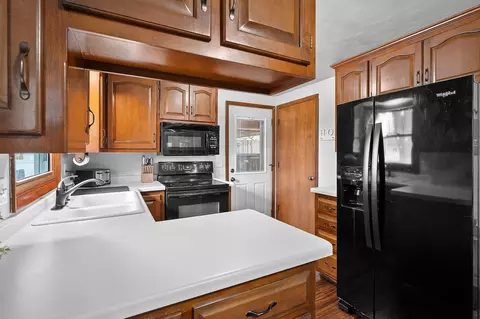 Kitchen - 1049 Debra St, Wrightstown, WI 54180 photo 2 of 4