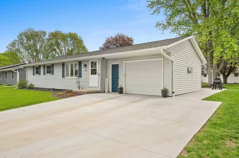 Exterior - 1049 Debra St, Wrightstown, WI 54180 photo 3 of 11