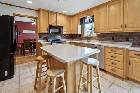 Kitchen - 3530 N Meadowsweet Ln, Appleton, WI 54911 photo 1 of 2