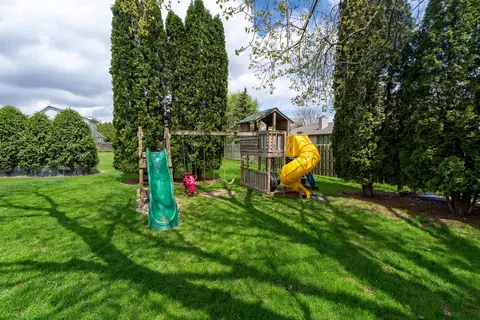 Exterior - 3530 N Meadowsweet Ln, Appleton, WI 54911 photo 7 of 9