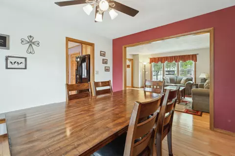 Dining - 3530 N Meadowsweet Ln, Appleton, WI 54911 photo 2 of 2