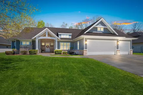 150 Burgundy Ct, Green Bay, WI 54302