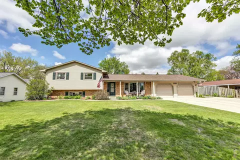 1402 Orlando Dr, Green Bay, WI 54313