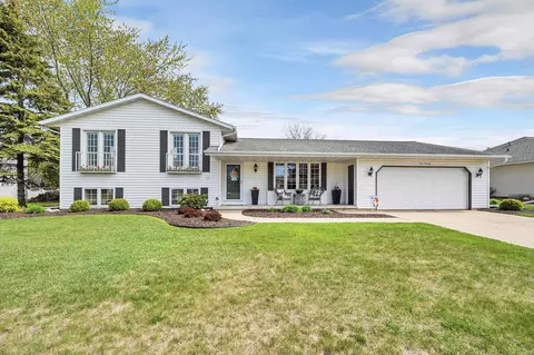 419 S Good Hope Rd, De Pere, WI 54115