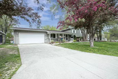 422 Humphrey Cir, Shawano, WI 54166
