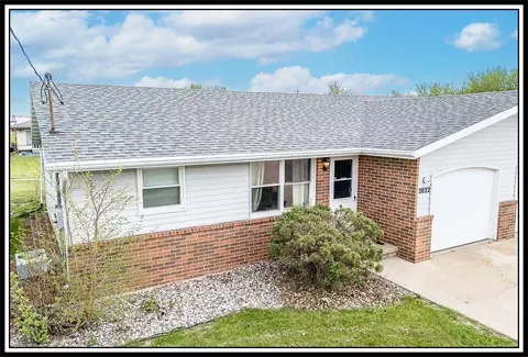 2022 Peter Ln, Little Chute, WI 54140