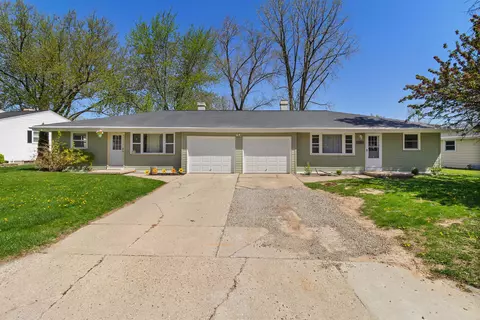 1548 Forest Glen Dr, Green Bay, WI 54304