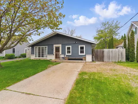 1330 Texas St, Sturgeon Bay, WI 54235