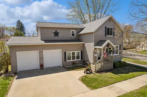 2631 Hannah St, Marinette, WI 54143