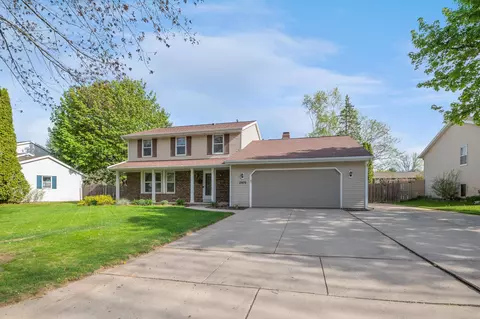 2970 Fleetwood Dr, Green Bay, WI 54313
