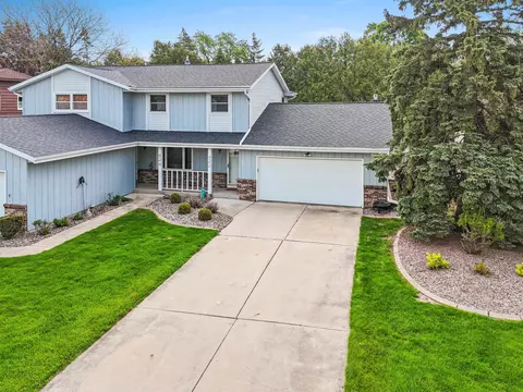 422 Silver Springs Dr #5, Green Bay, WI 54303