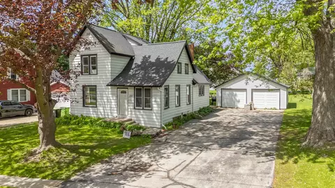 102 Elm St, Fairwater, WI 53931