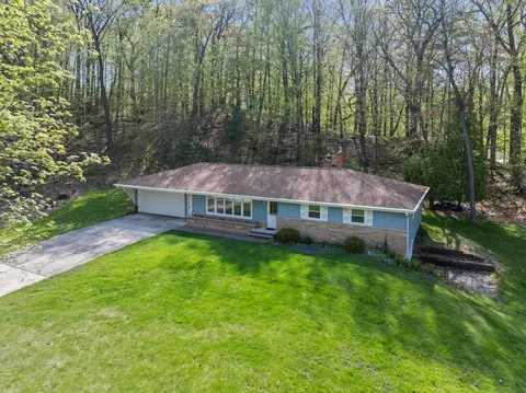 348 Swiss Hill Dr, Green Bay, WI 54302
