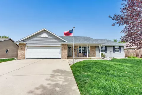 326 Lantern Ln, De Pere, WI 54115