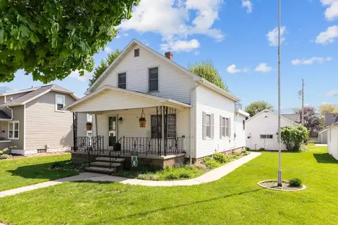 119 S John St, Kimberly, WI 54136