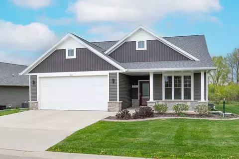 1855 Preserve Dr, Oshkosh, WI 54904