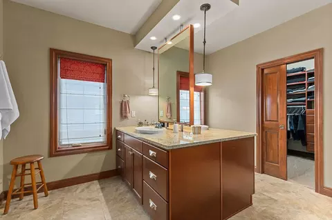 Bath - 310 E Bluewater Way, Appleton, WI 54913 photo 3 of 7