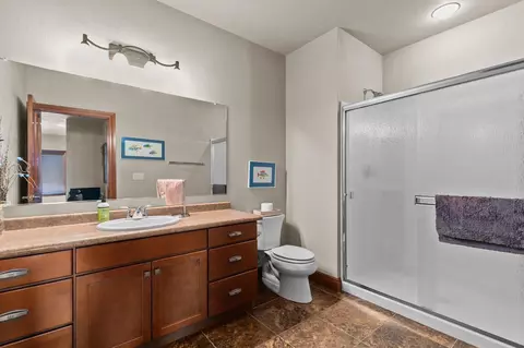 Bath - 310 E Bluewater Way, Appleton, WI 54913 photo 6 of 7