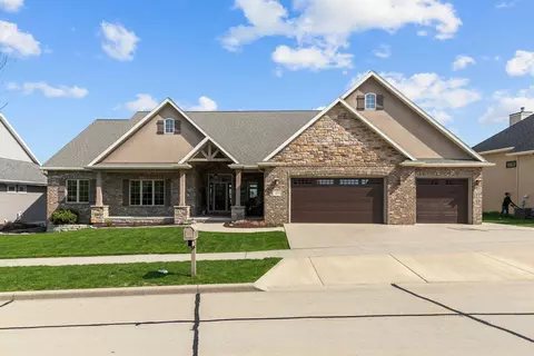 310 E Bluewater Way, Appleton, WI 54913