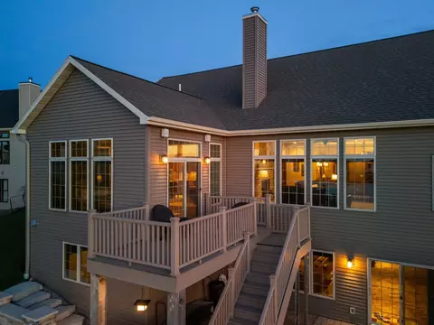 Exterior - 310 E Bluewater Way, Appleton, WI 54913 photo 12 of 22