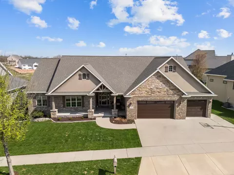 Exterior - 310 E Bluewater Way, Appleton, WI 54913 photo 2 of 22
