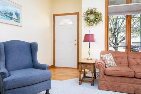 Entry Way - 1809 E Sylvan Ave, Appleton, WI 54915 photo 1 of 2