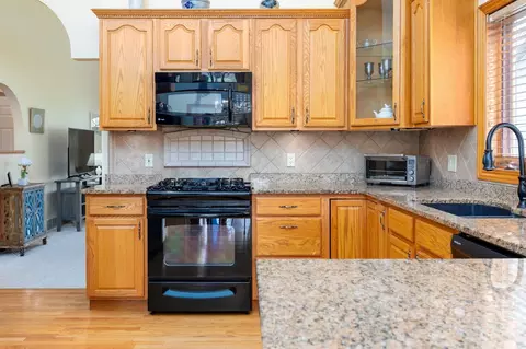 Kitchen - 1809 E Sylvan Ave, Appleton, WI 54915 photo 3 of 5